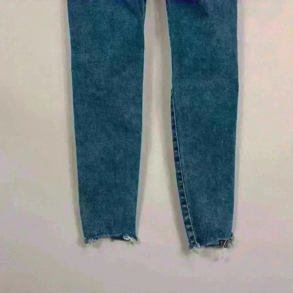 AMERICAN EAGLE Super High Rise Forever Soft Distressed Jegging Jean - Picture 6 of 10